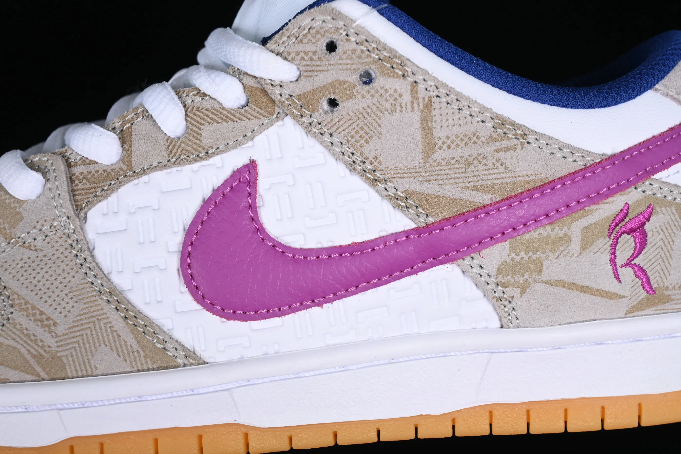 All Categories Nk SB Dunk Series Nk SB Dunk Low Low-top sneakers F version Rayssa Leal x Nk SB Dunk Low Rayssa Leal co-branded SB low-top casual sneakers FZ5251-001